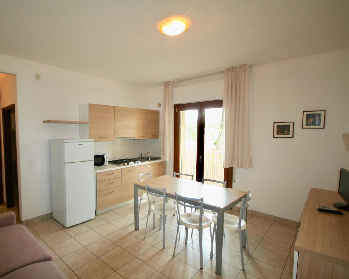 Ba- Tintoretto Apartments - Lignano Sabbiadoro Bagian luar foto