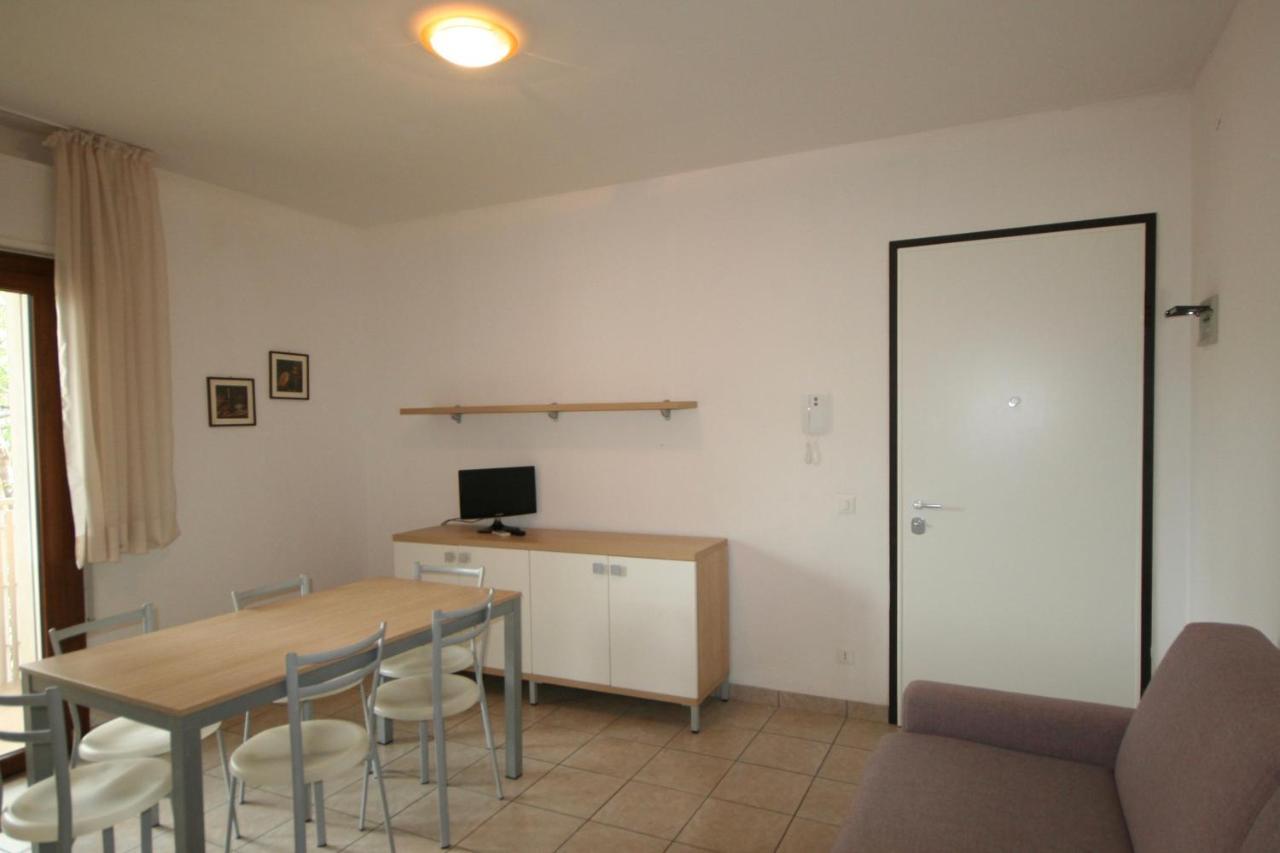 Ba- Tintoretto Apartments - Lignano Sabbiadoro Bagian luar foto