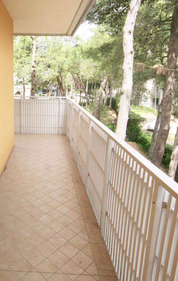 Ba- Tintoretto Apartments - Lignano Sabbiadoro Bagian luar foto