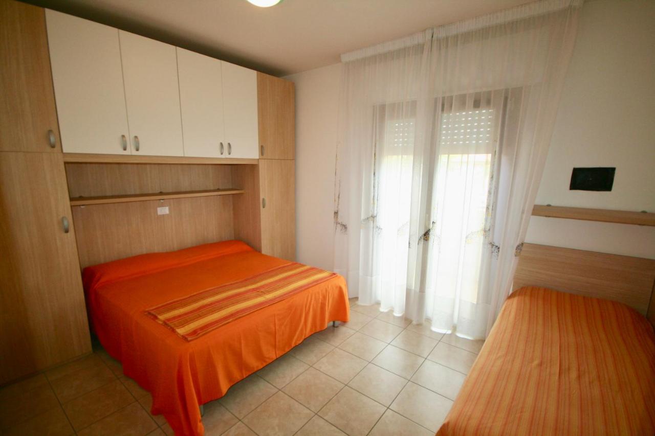Ba- Tintoretto Apartments - Lignano Sabbiadoro Bagian luar foto