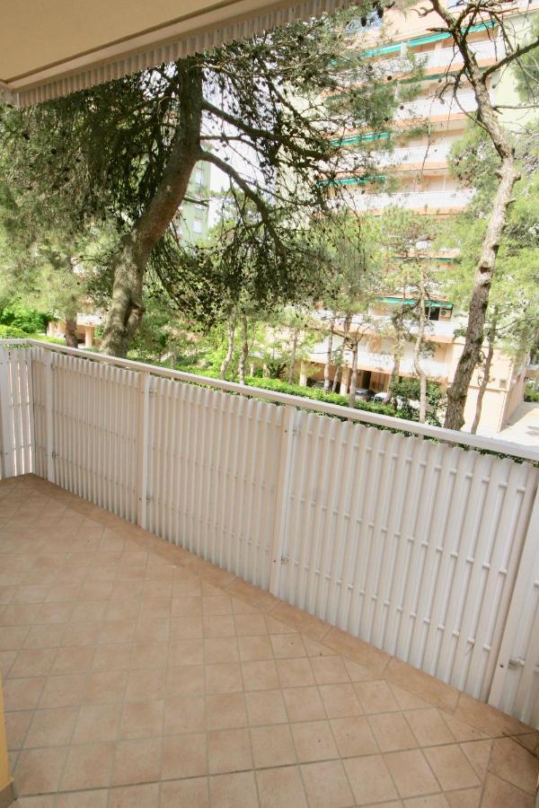 Ba- Tintoretto Apartments - Lignano Sabbiadoro Bagian luar foto