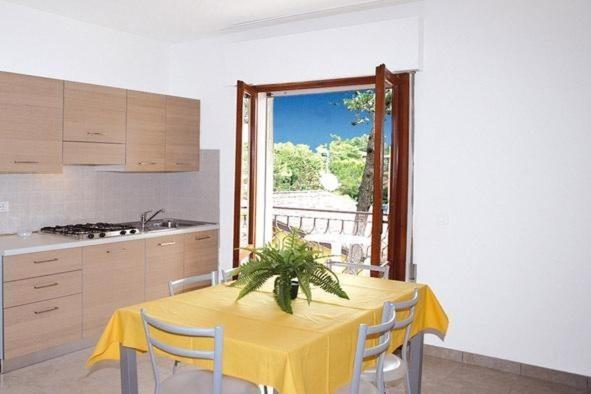 Ba- Tintoretto Apartments - Lignano Sabbiadoro Bagian luar foto